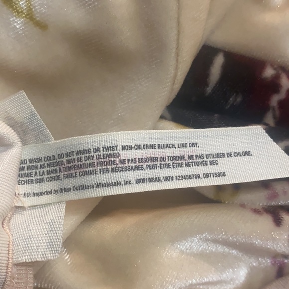 Intimately Free People Velvet Slouchy Babe Bodysuit Beige Floral Stretch Large - Picture 10 of 10